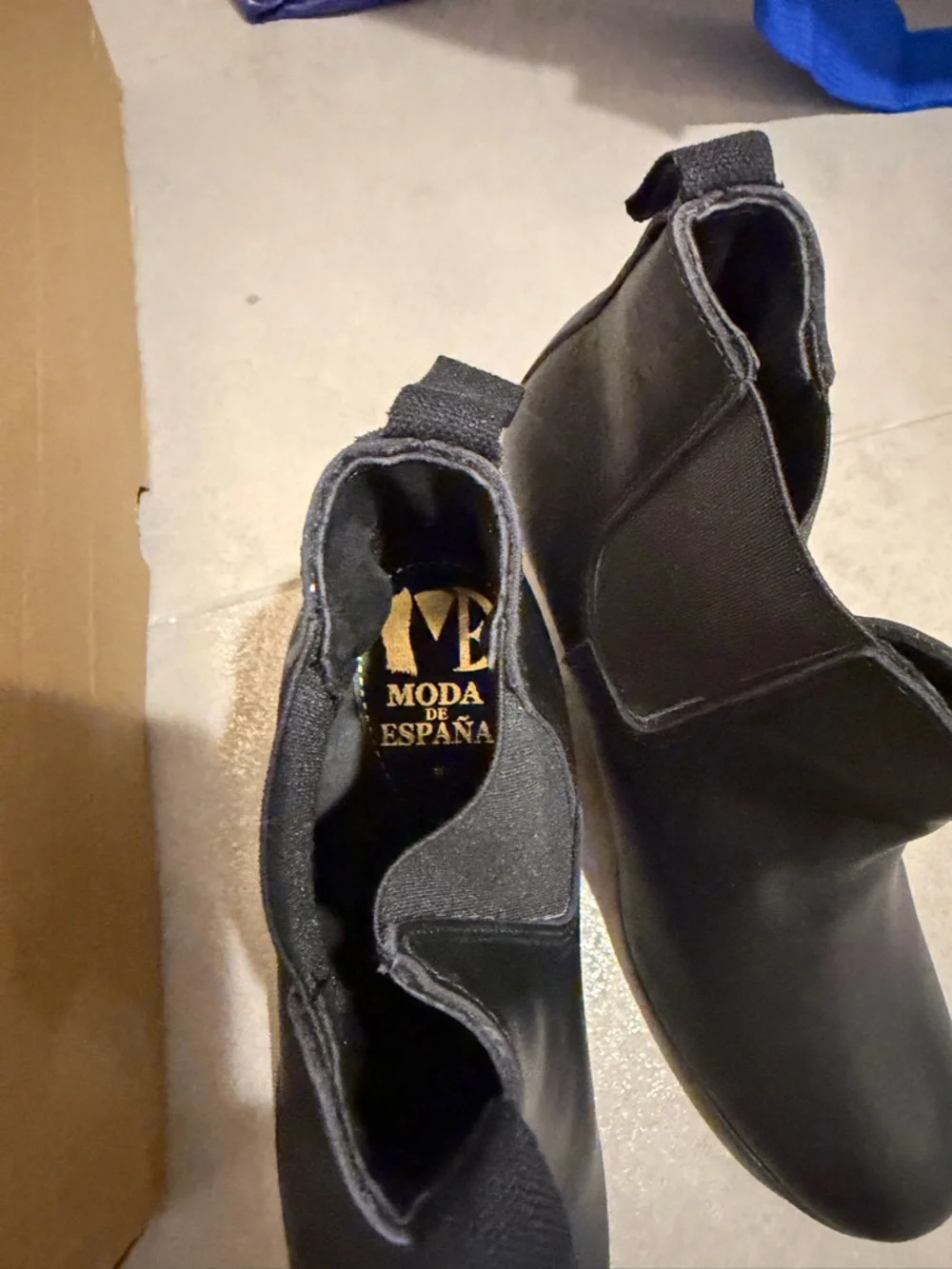 Black Women's Chelsea Ankle Boots - Sleek Casual Style - Picture 6 of 8